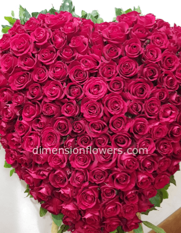 Cuore di rose colore rosso